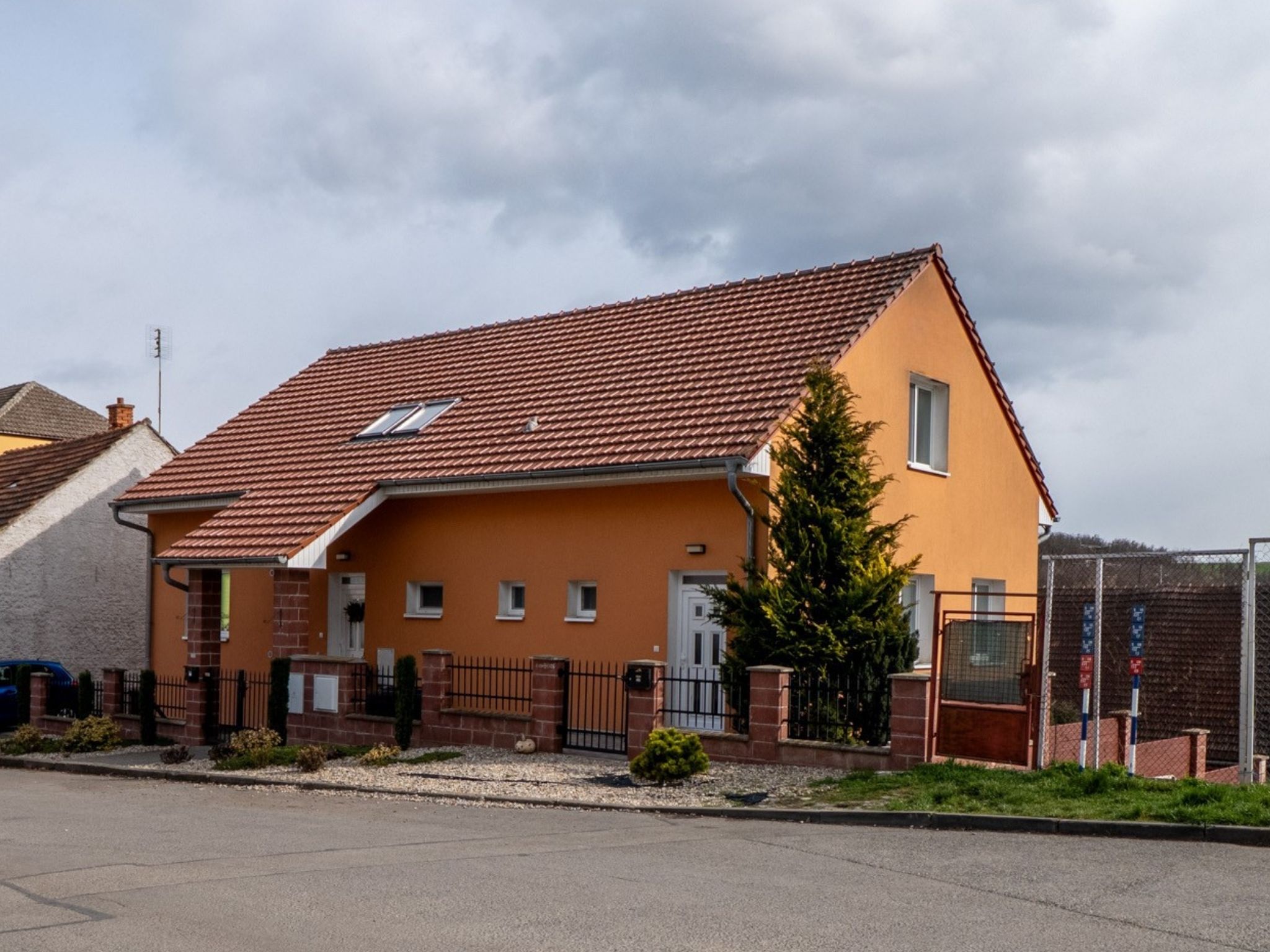 Pronájem | Byt 1+1 s terasou, Želešice